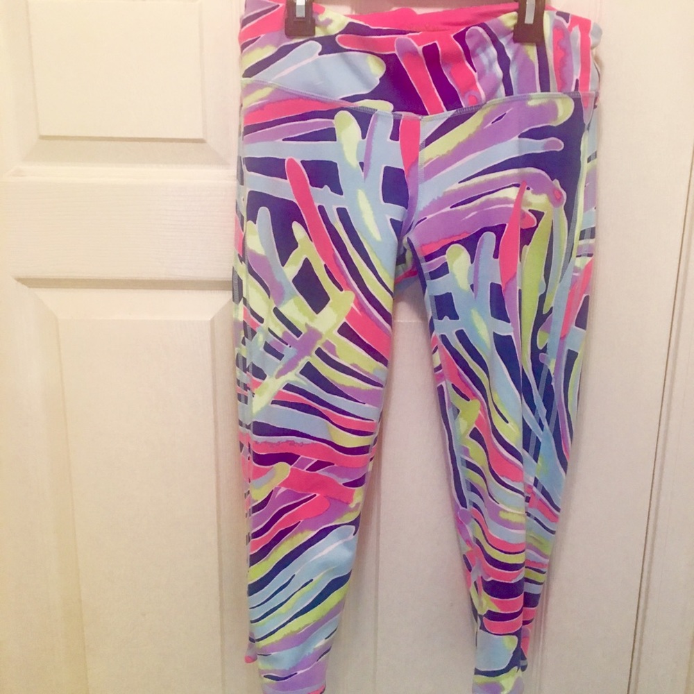 Lilly Pulitzer EUC Luxletic cropped leggings M